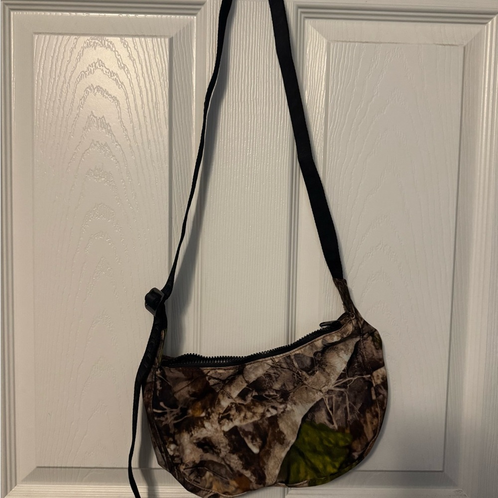 BAGGU Camouflage Crossbody Bag with Black Strap